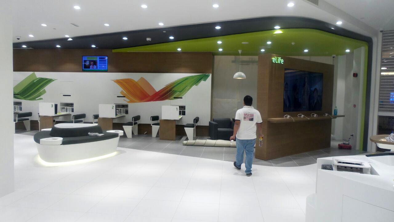 Etisalat Retail Store | retail interior fit out company in Dubai | Capstone